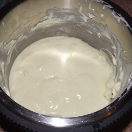 Krok 11 - Wielkanocna cytrynowa babka z kremem foto