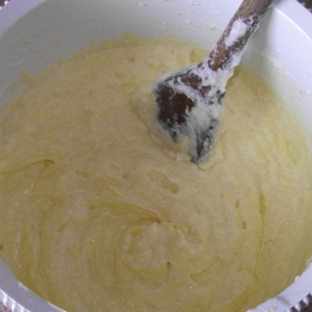 Krok 5 - Wielkanocna cytrynowa babka z kremem foto