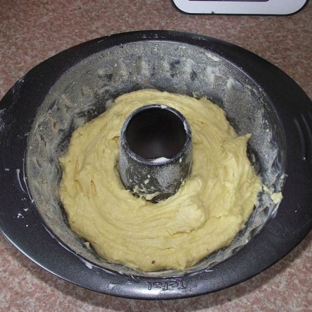 Krok 8 - Wielkanocna cytrynowa babka z kremem foto
