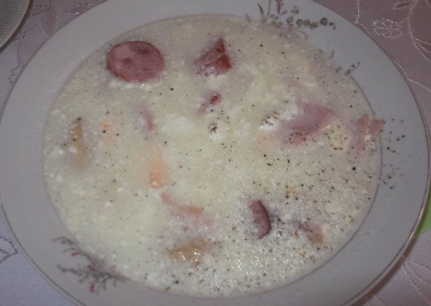 Fotografia przedstawiająca Wielkanocna zupa na serwatce