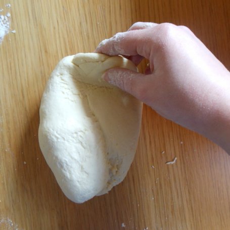 Krok 2 - Wielkanocny chlebek z jajkiem foto