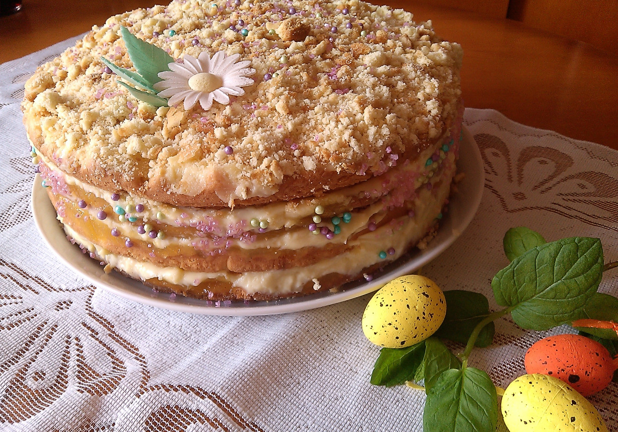 Wielkanocny tort Napoleon. foto