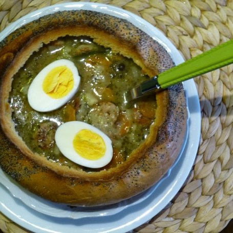 Krok 3 - Wielkanocny żurek w chlebie foto