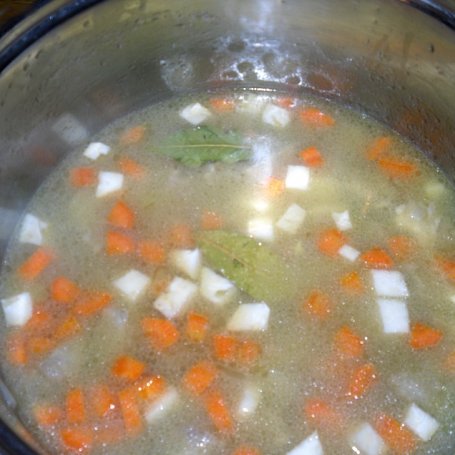 Krok 3 - Wielowarzywna zupa gulaszowa  foto
