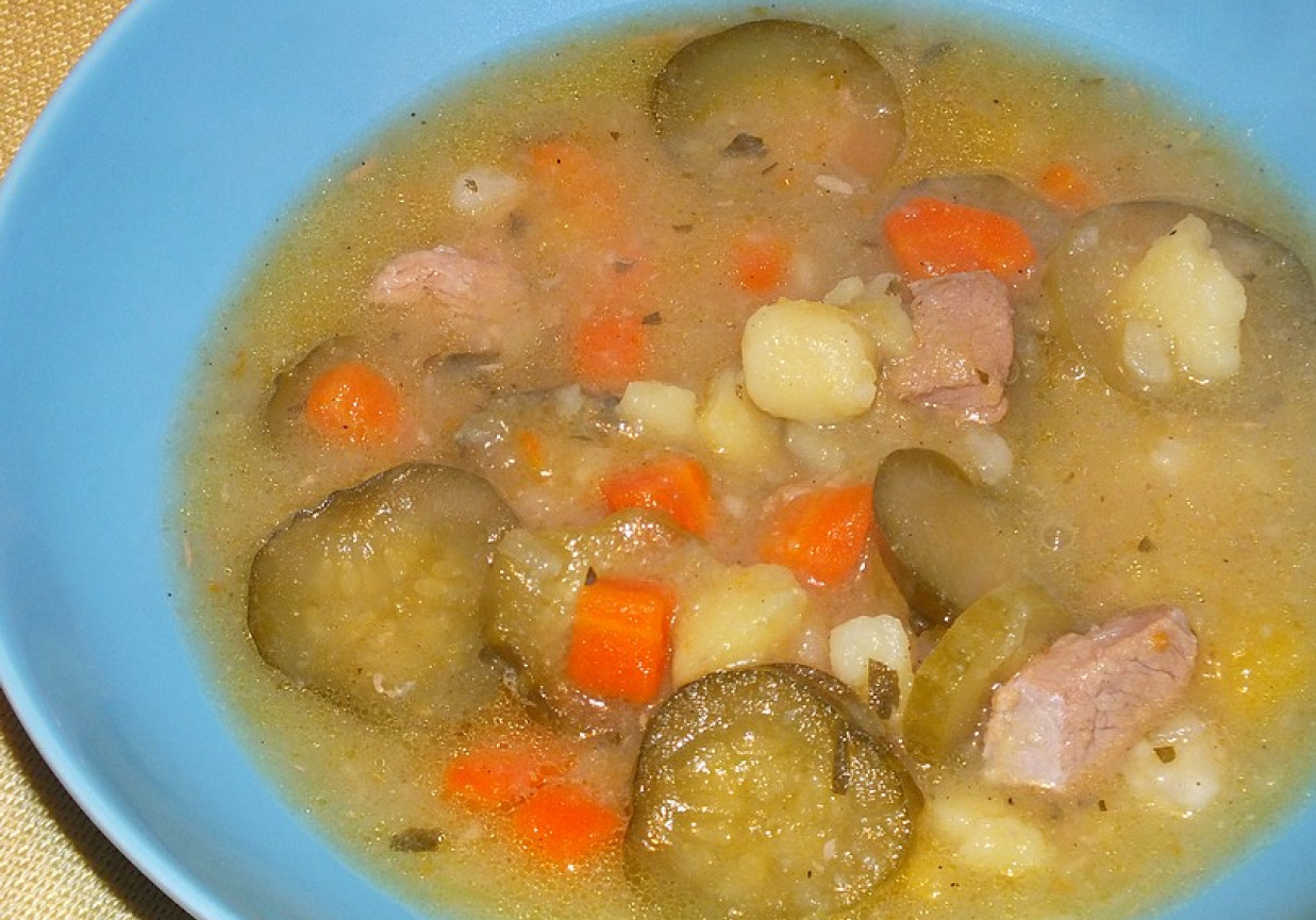 Wielowarzywna zupa gulaszowa  foto