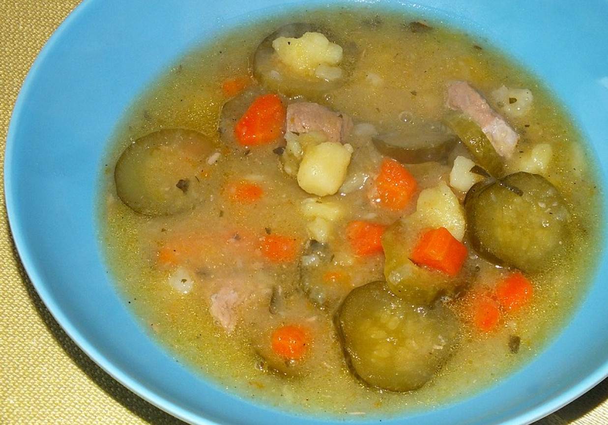 Wielowarzywna zupa gulaszowa  foto