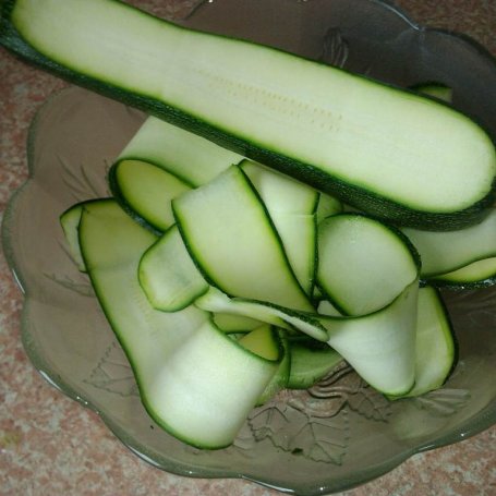 Krok 2 - Wieprzowe kotleciki w roladkach z cukinii foto