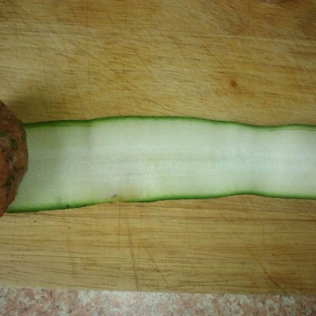 Krok 4 - Wieprzowe kotleciki w roladkach z cukinii foto