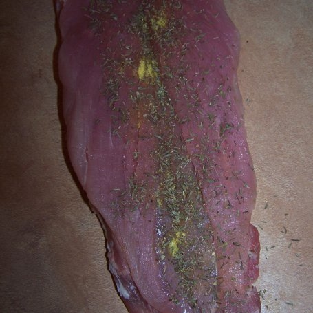 Krok 2 - Wieprzowina w otulinie francuskiej, czyli polędwica z dodatkami w cieście :) foto