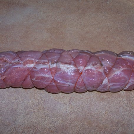 Krok 4 - Wieprzowina w otulinie francuskiej, czyli polędwica z dodatkami w cieście :) foto