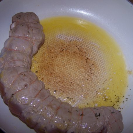Krok 5 - Wieprzowina w otulinie francuskiej, czyli polędwica z dodatkami w cieście :) foto