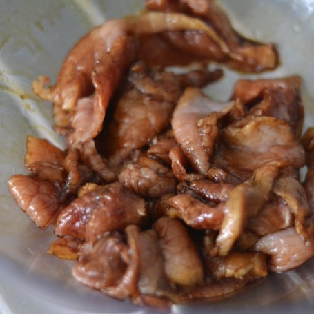 Krok 4 - WIEPRZOWINA Z KAPUSTĄ AL'A BIGOS PO AZJATYCKU Z KASZĄ JAGLANĄ foto