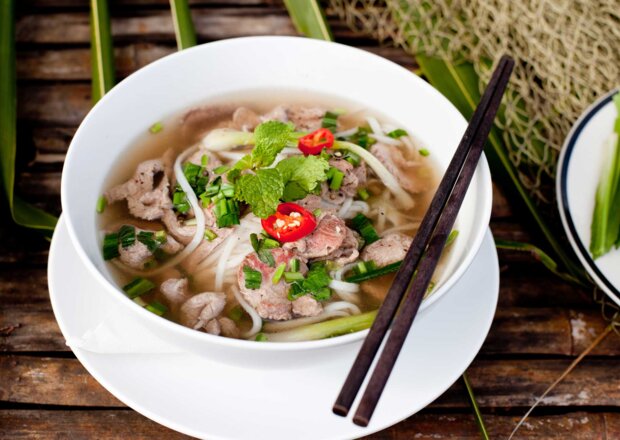 Fotografia przedstawiająca Wietnamska zupa pho
