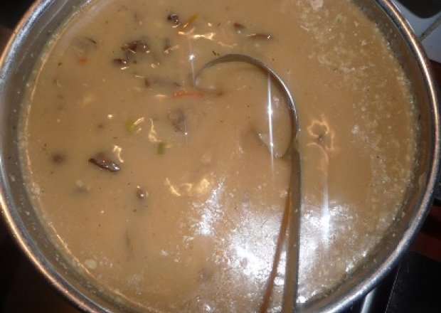 Fotografia przedstawiająca wigilijna zupa grzybowa