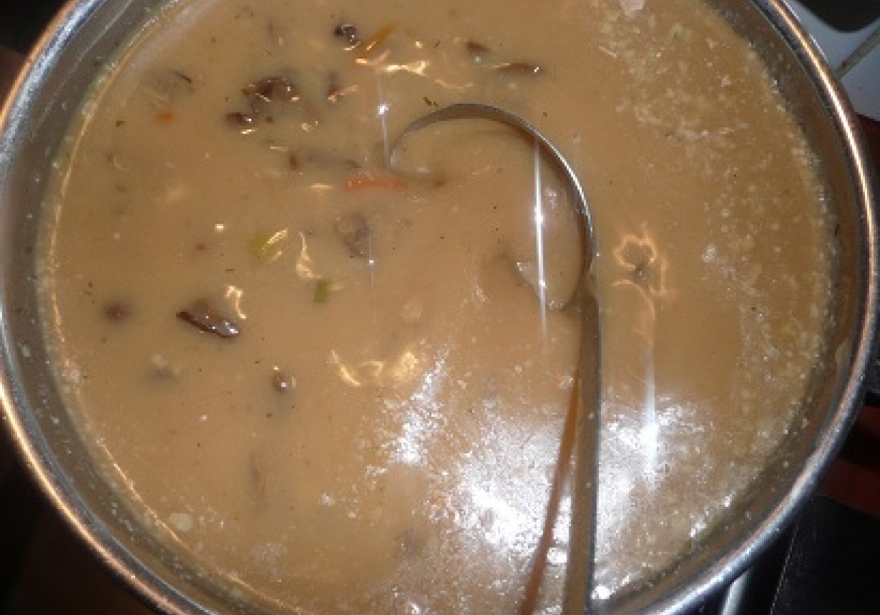 wigilijna zupa grzybowa foto