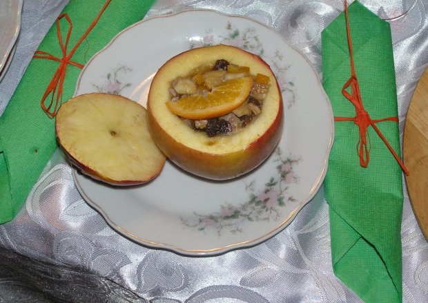 Fotografia przedstawiająca Wigilijne jabłka nadziewane