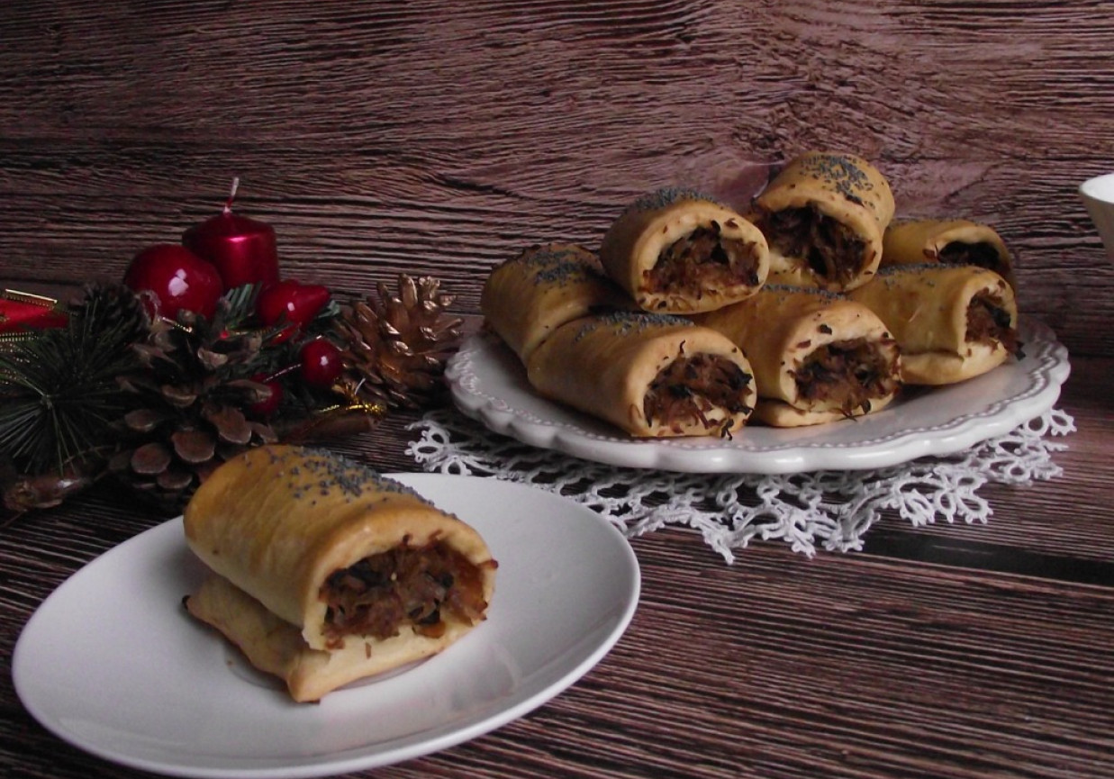 Wigilijne paszteciki z kapustą i grzybami foto
