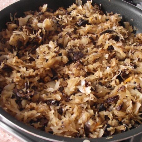 Krok 5 - Wigilijne paszteciki z kapustą i grzybami foto