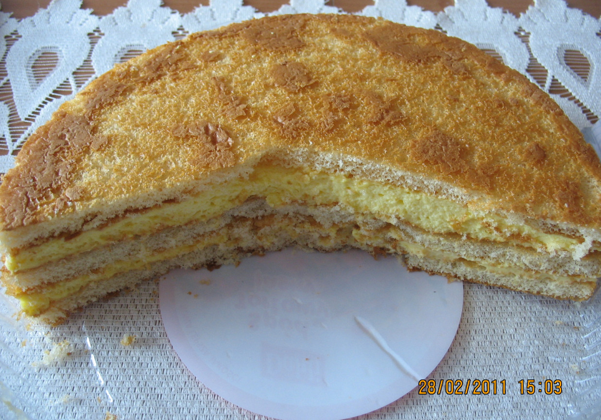 Wilgotne cytrynowe ciasto biszkoptowe foto