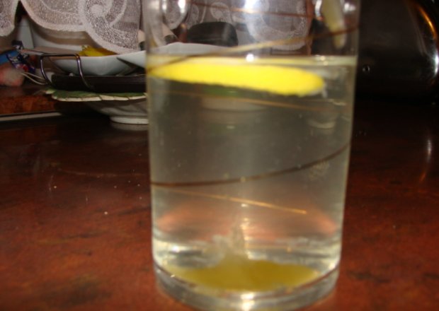 Fotografia przedstawiająca wino cytrynowe