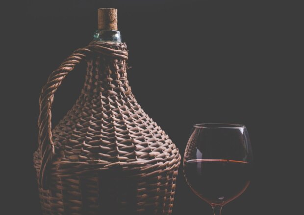 Fotografia przedstawiająca Wino domowe bezdrożdżowe