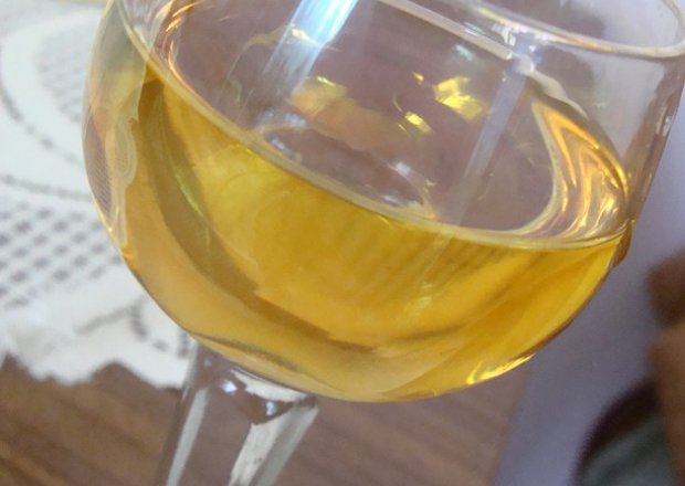 Fotografia przedstawiająca wino mandarynkowe