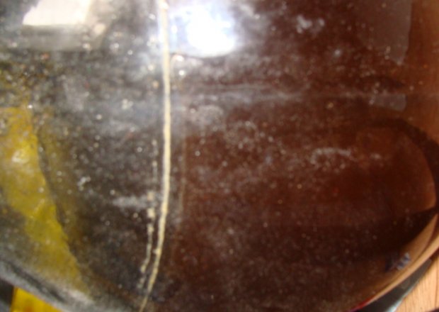 Fotografia przedstawiająca wino z suszonych śliwek
