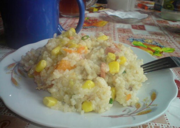 Fotografia przedstawiająca wiosenna potrawka z ryżem