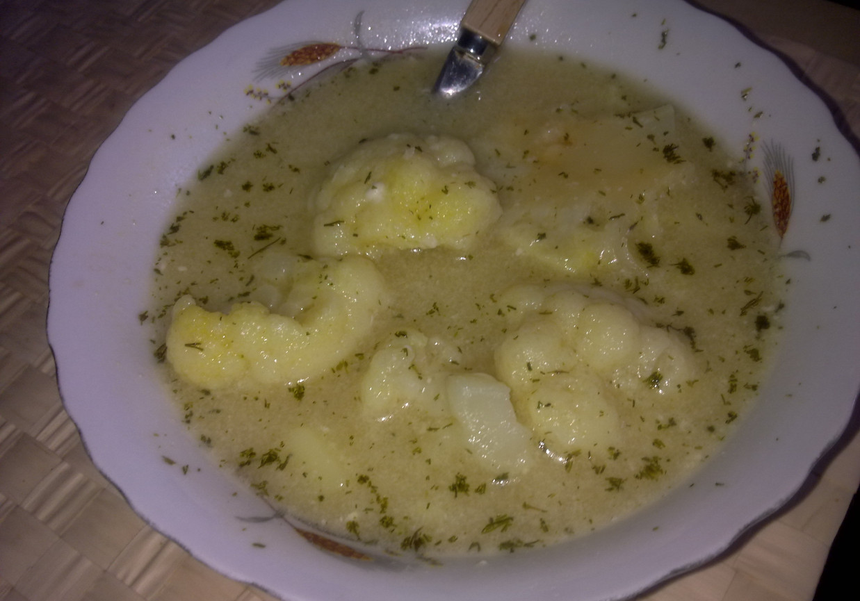 Wiosenna zupa kalafiorowa foto