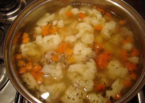 Fotografia przedstawiająca Wiosenna zupa Kasi