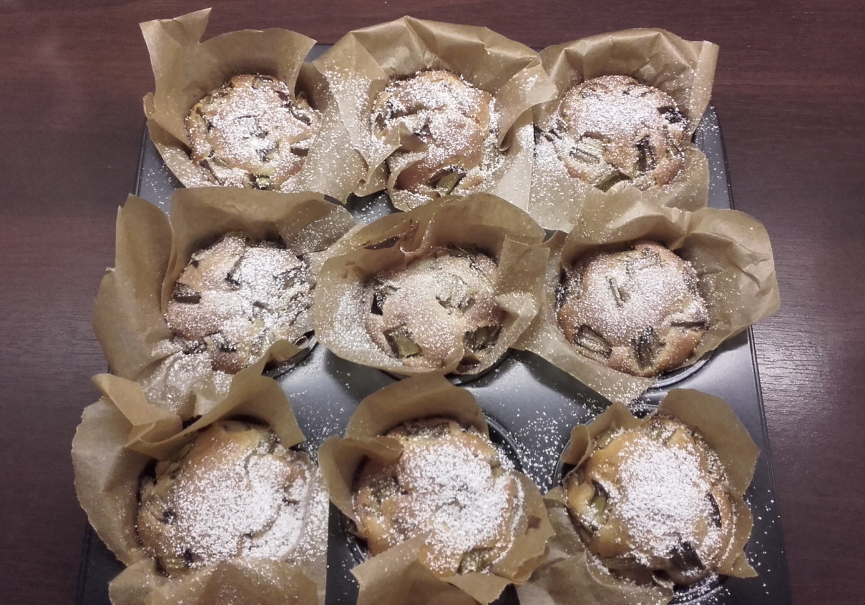 Wiosenne muffiny z rabarbarem foto