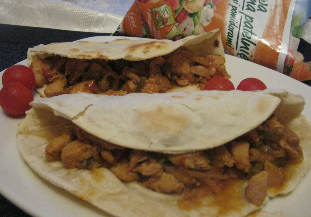 Włoska piada z kurczakiem na ciepło DoradcaSmaku.pl