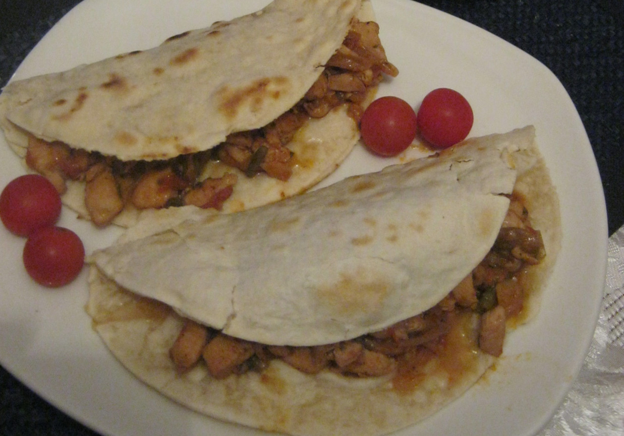 Włoska piada z kurczakiem na ciepło DoradcaSmaku.pl