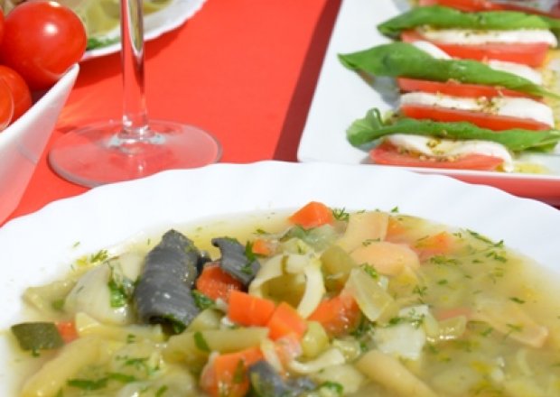 Fotografia przedstawiająca Włoska zupa Minestrone