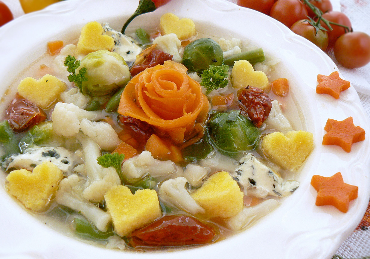 Włoska zupa z polentą  foto