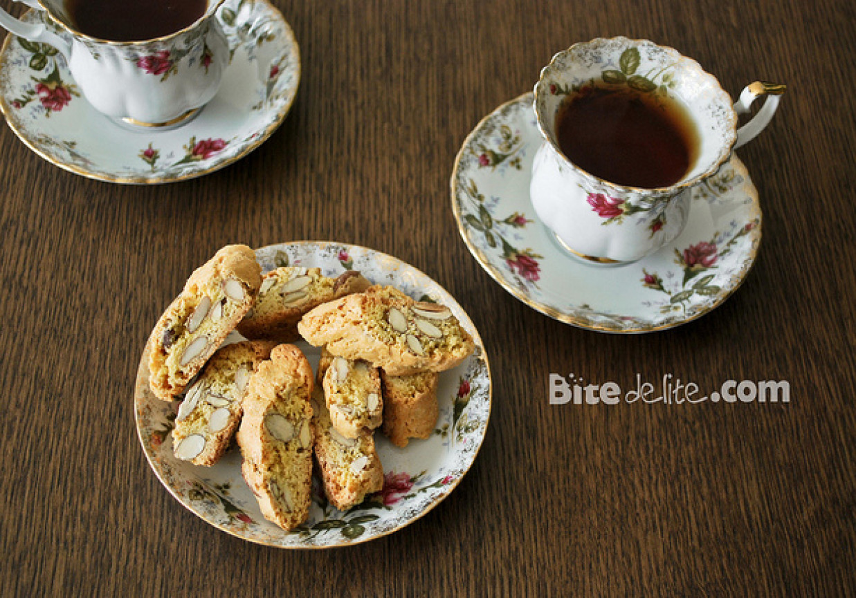 Włoskie cantuccini biscotti foto