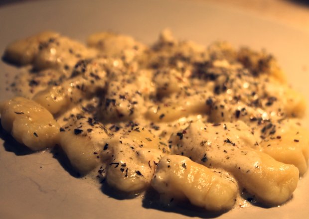 Fotografia przedstawiająca Włoskie gnocchi z sosem serowym!