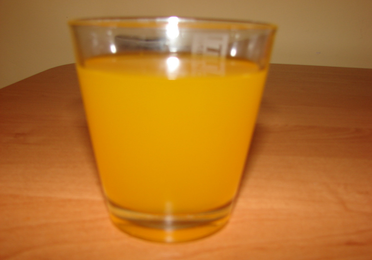 wódka z winem i sokiem pomarańczowym foto