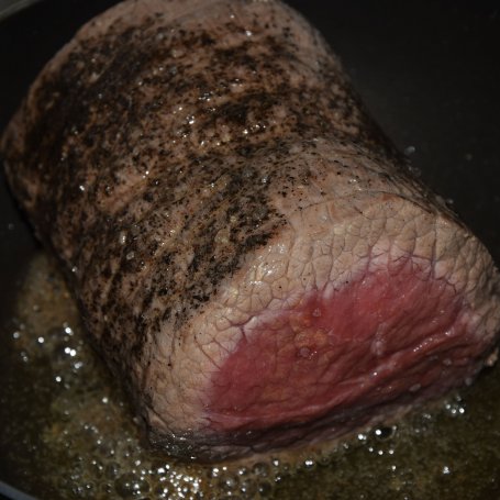 Krok 3 - Wołowina w pieczarkach i cieście francuskim foto