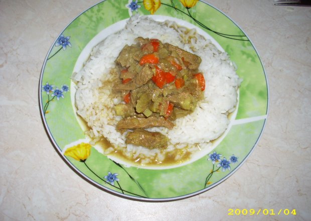 Fotografia przedstawiająca wołowina z papryką i ryżem