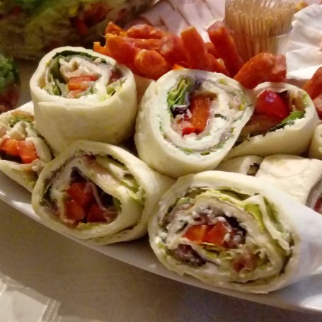 Krok 4 - Wraps na jeden kęs z warzywami i szynką foto