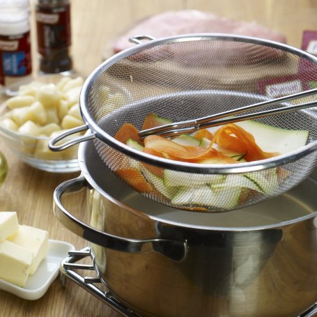 Krok 2 - Wstążki z marchewki i cukinii z grillowaną piersią kaczki foto
