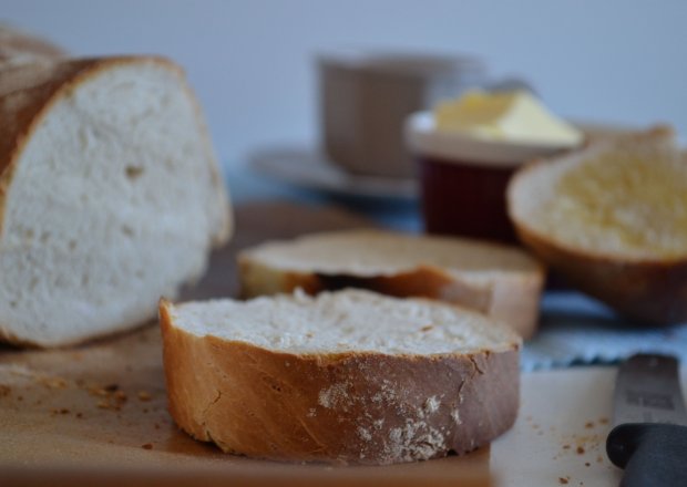 Fotografia przedstawiająca Wurzelbrot -szwajcarski chleb zawijany