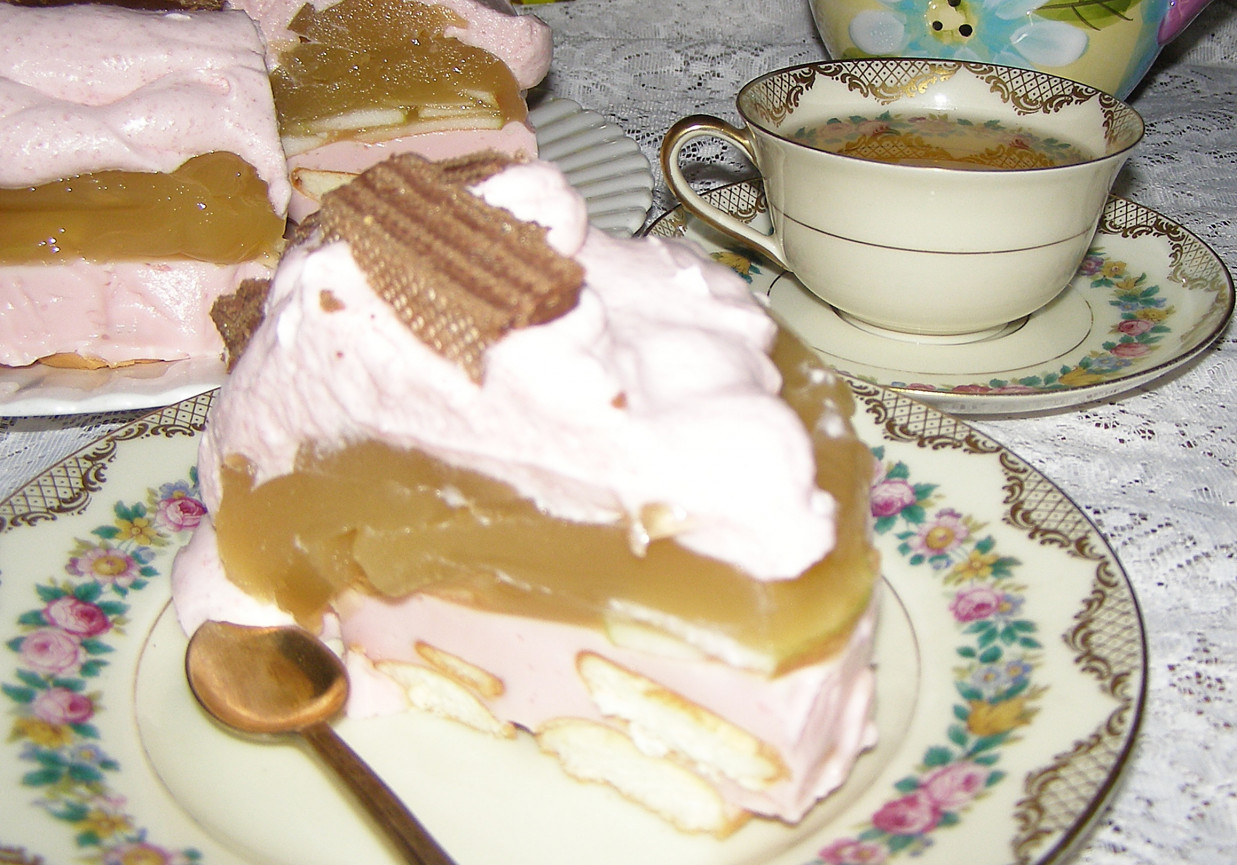 wyborny deser z sokiem jabłkowym i jogurtem... foto