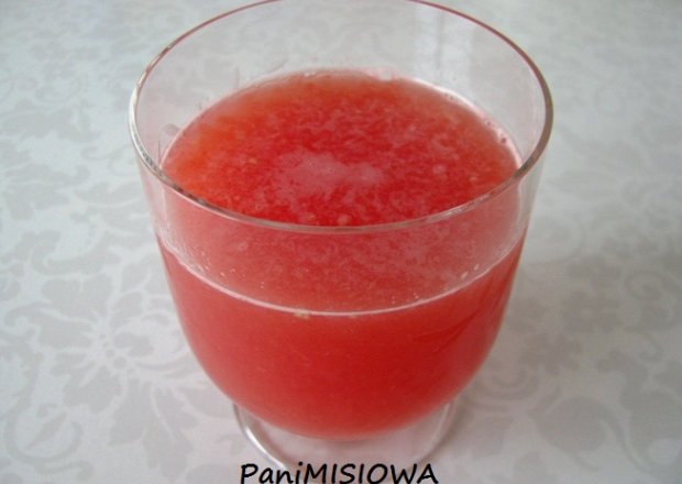 Fotografia przedstawiająca Wyciskany sok grapefruitowo-pomarańczowy