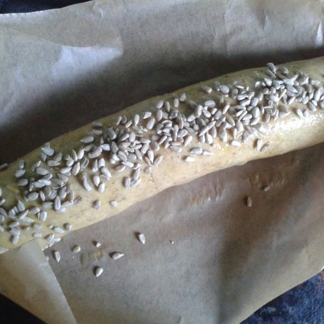 Krok 6 - Wyrolowany pszenno-żytni chleb foto