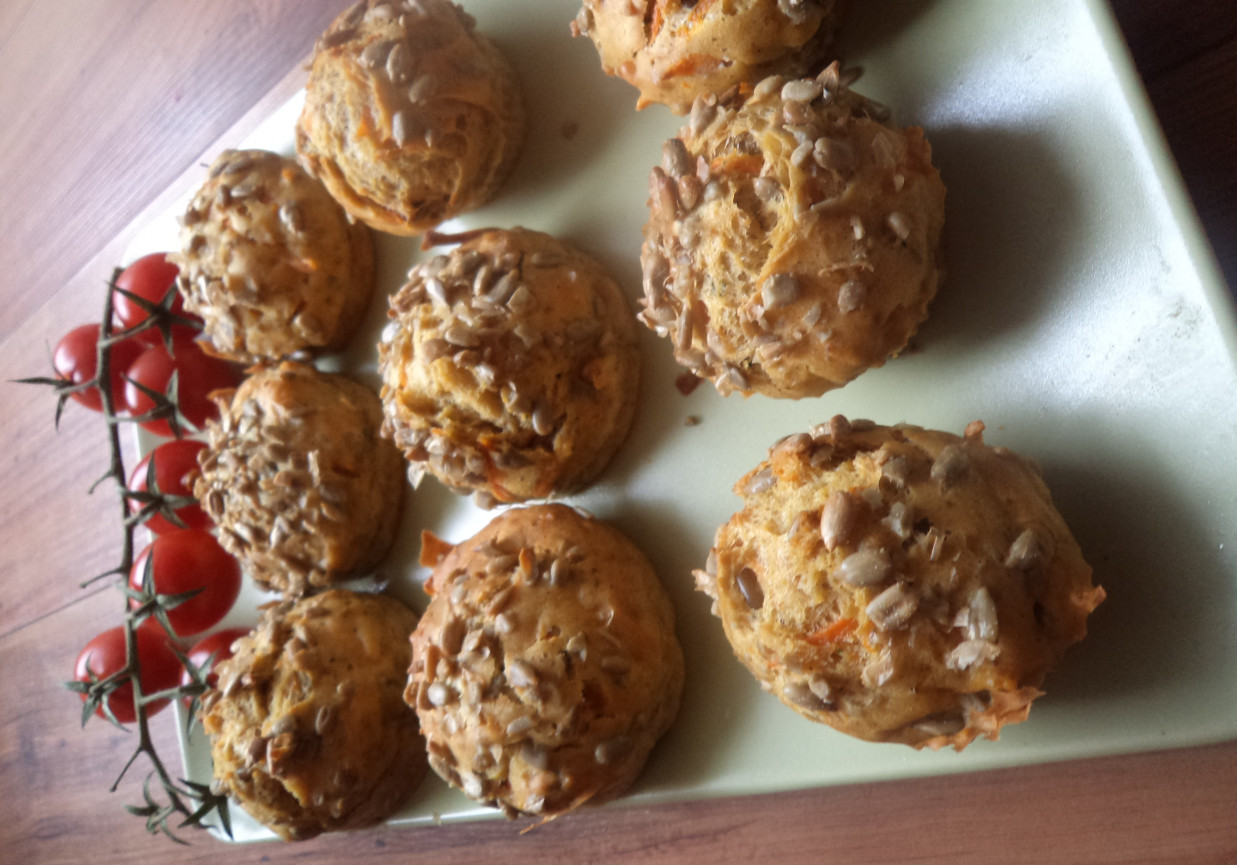 Wytrawne muffinki marchewkowe ze słonecznikiem :) foto