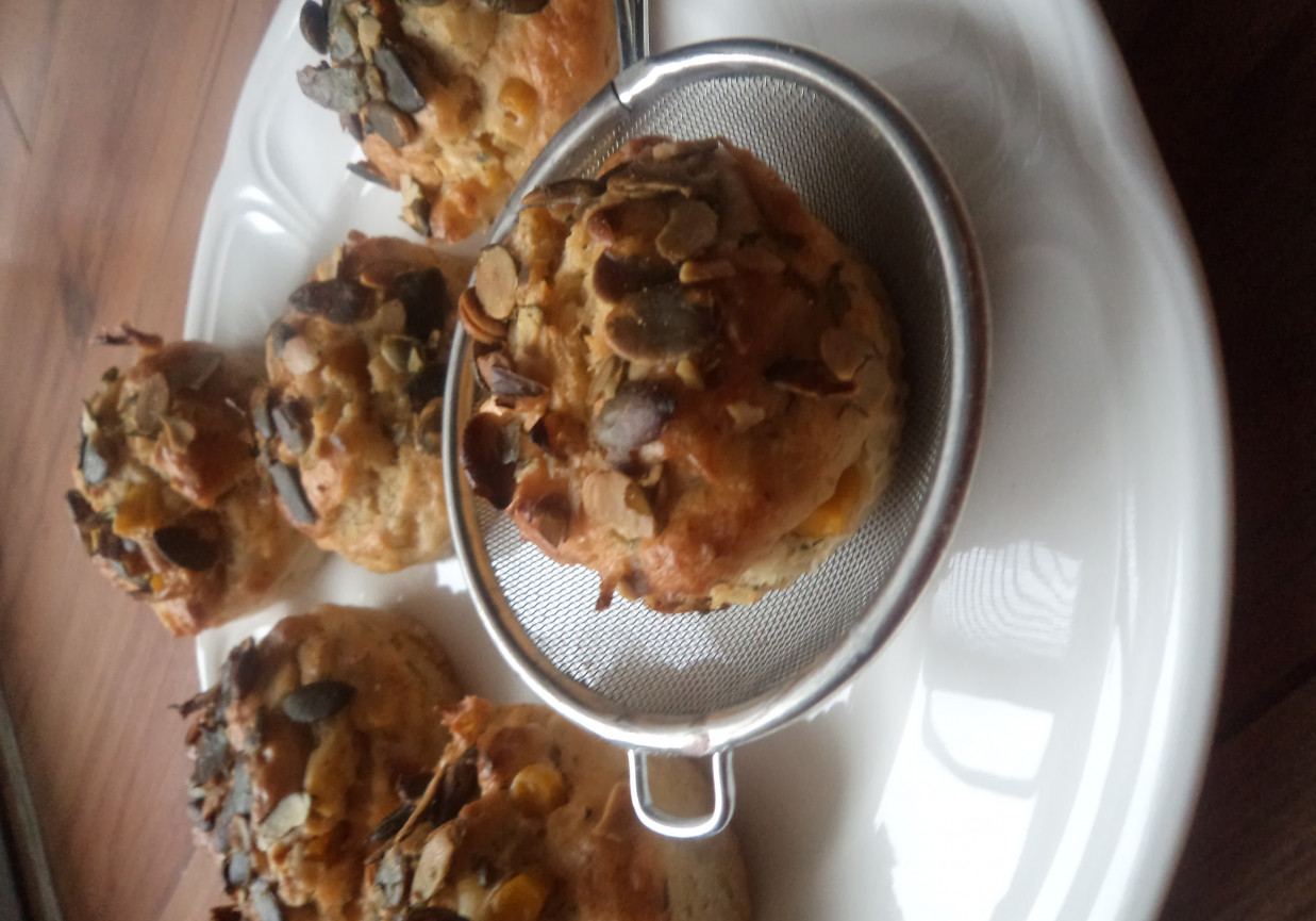 Wytrawne muffinki z tuńczykiem , kukurydza i pestkami dyni :) foto