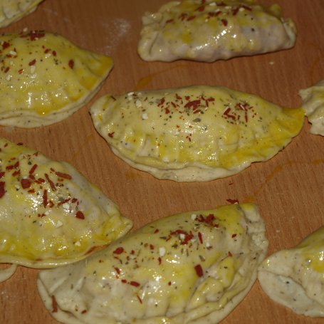 Krok 4 - Wytrawne pieczone pierogi foto