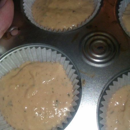 Krok 3 - Wytrawne pomidorowe muffiny foto